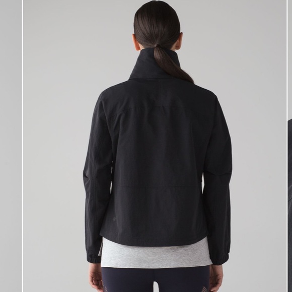 Lululemon Effortless Jacket
Black size 6 EUC - Picture 3 of 16